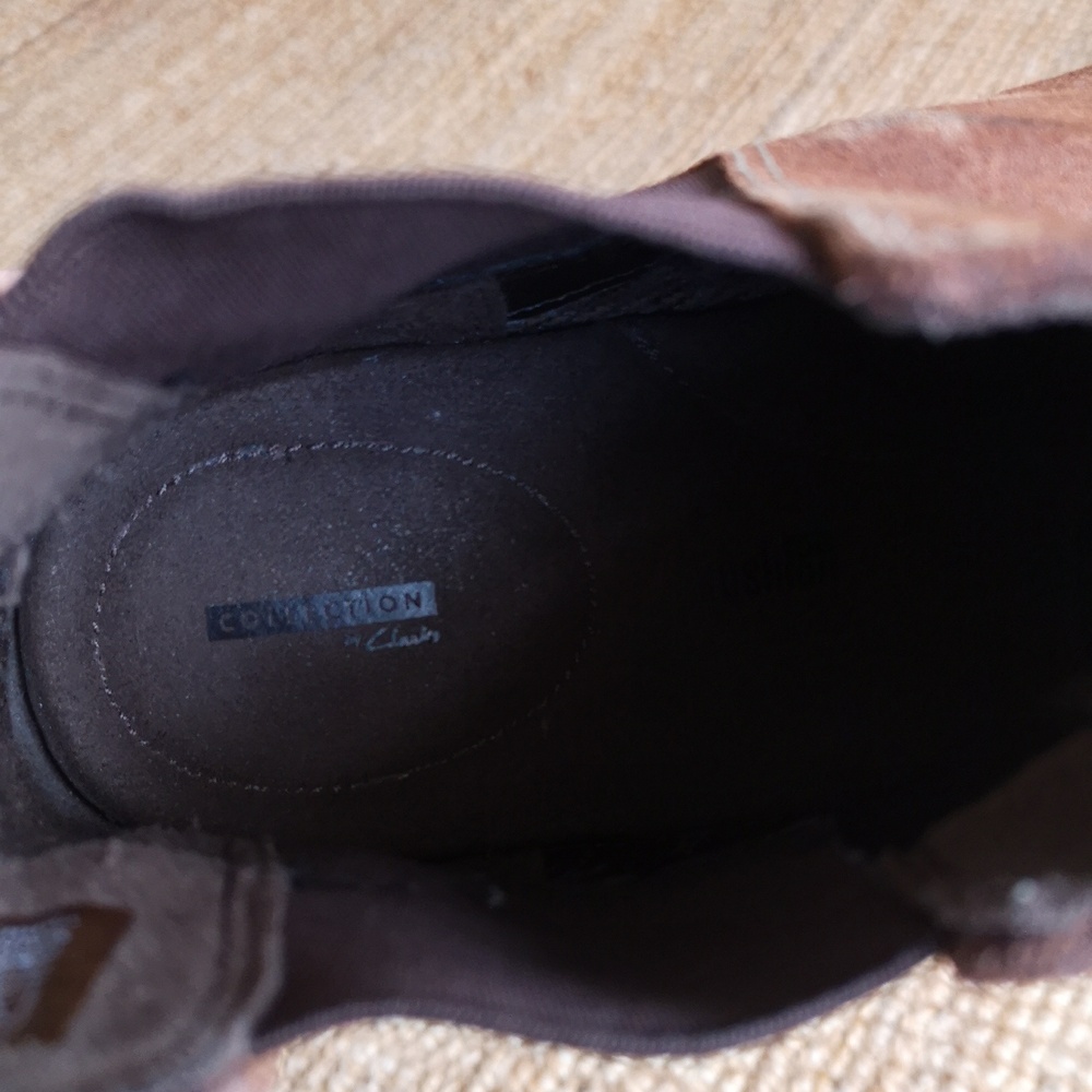 Clarks pull-on leather ankle boots - Picture 9 of 12